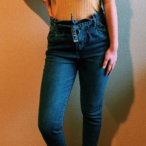 Hollister mom jeans with tie